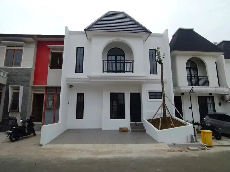 RUMAH MEWAH SIAP HUNI DALAM CLUSTER DI JAGAKARSA, DEKAT TOL BRIGIF