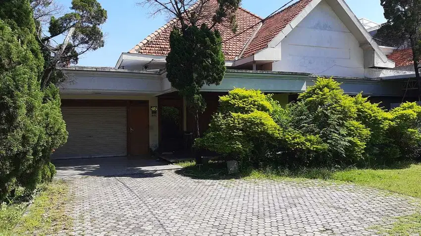 Dijual rumah di jalan imam bonjol, selangkah ke raya darmo permai