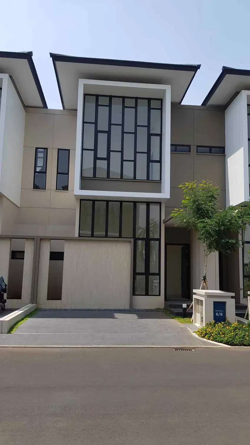 Rumah SHM Semayang Asya Split Level di Jakarta Garden City Cakung