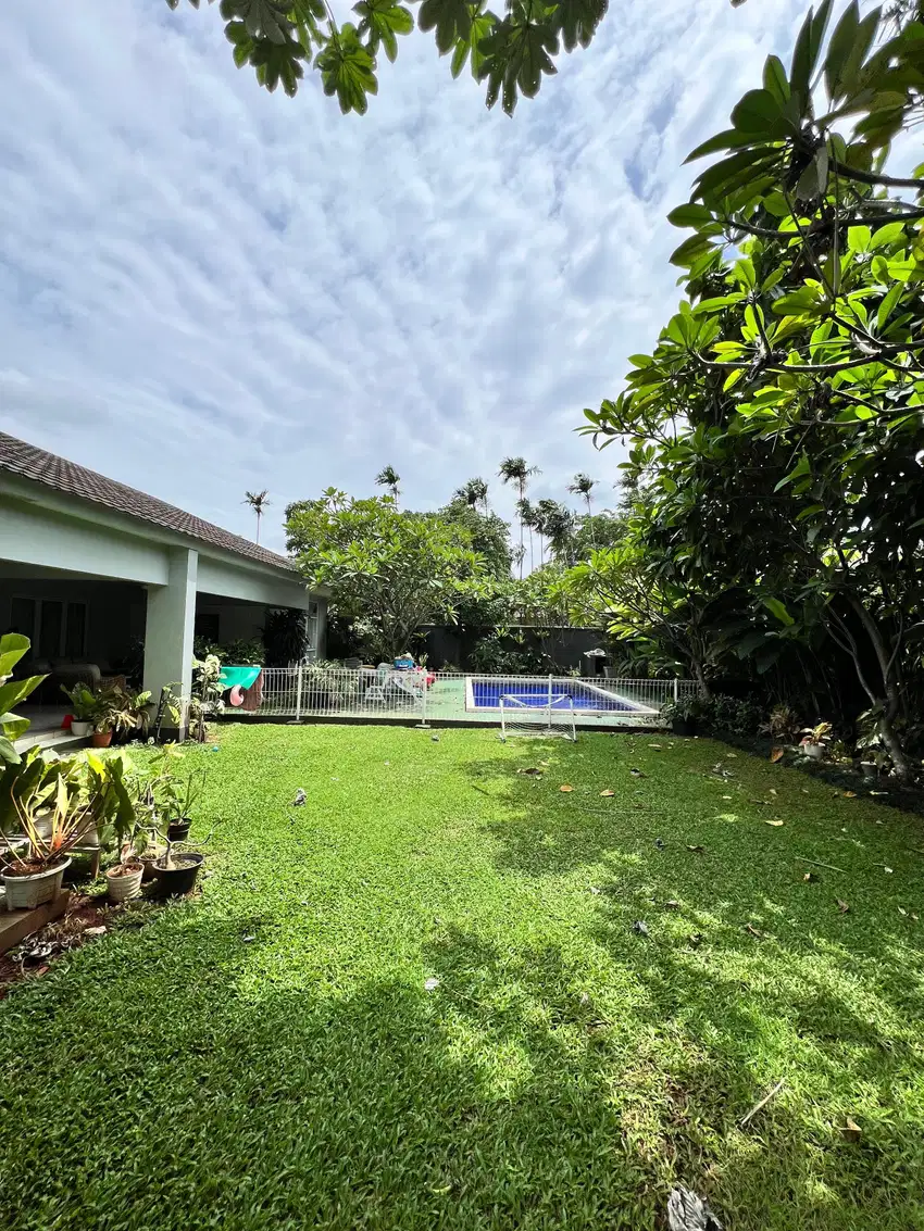 Dijual Rumah Dalam Komplek Nyaman Area Kemang Jakarta Selatan
