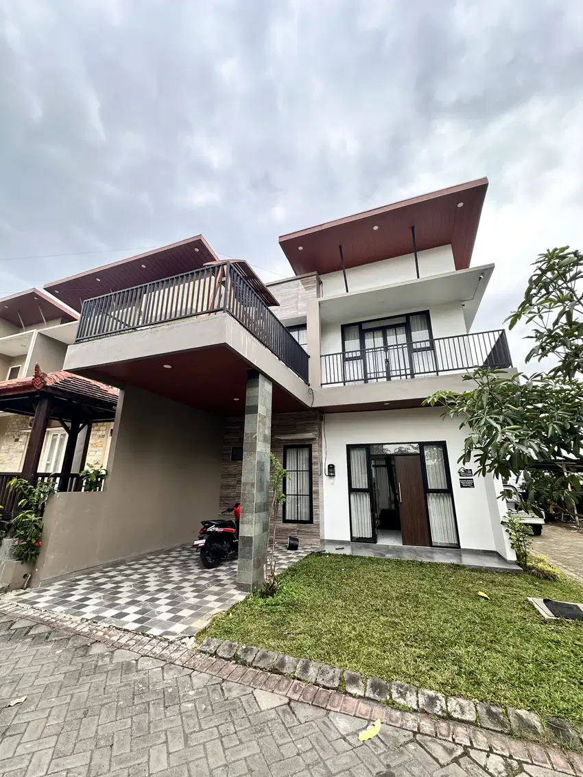 Dijual Cepat Rumah Villa Furnish Kolam Renang dekat Wisata BNS Batu