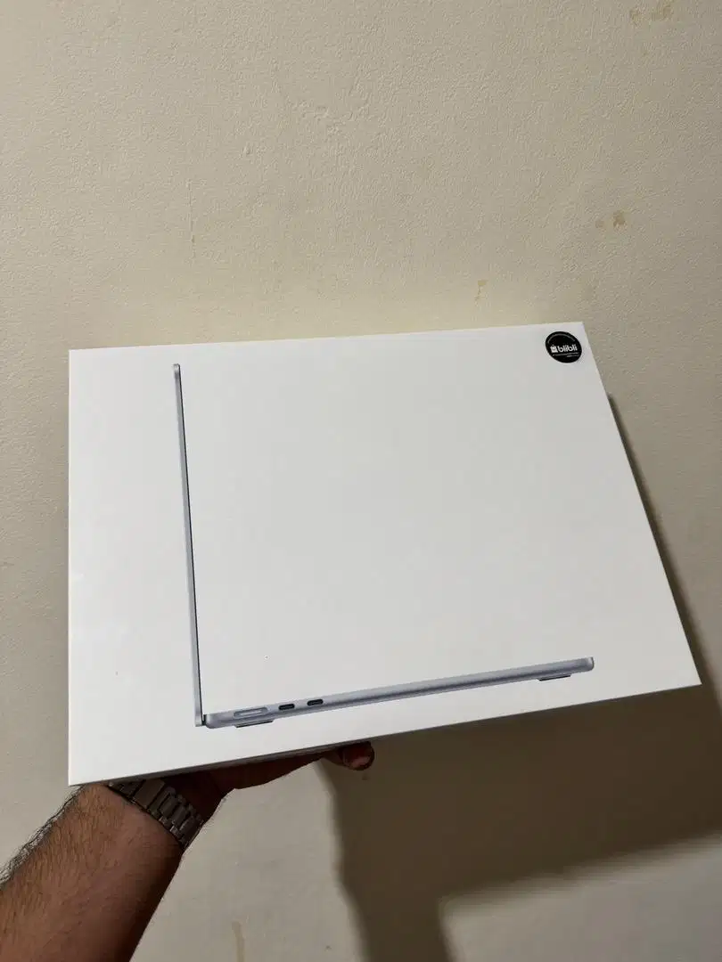 Macbook air M4 sky blue 16/512 garansi resmi blibli