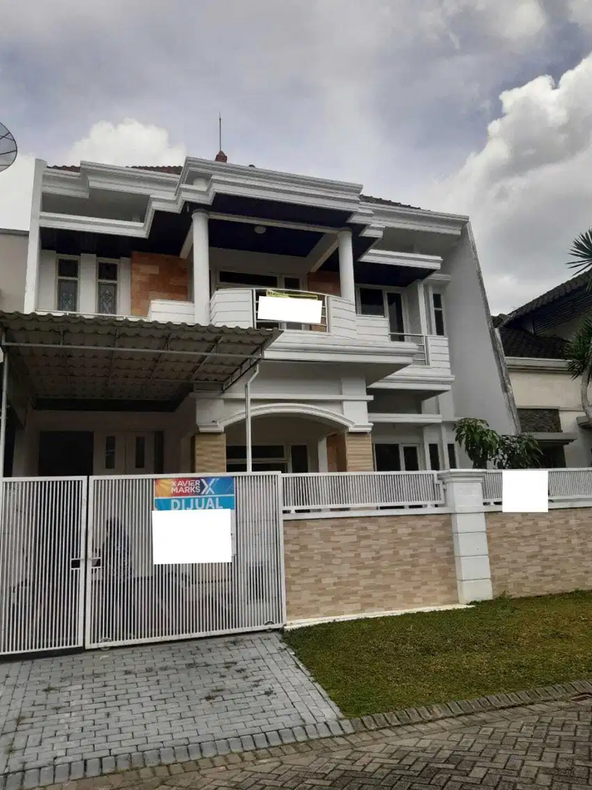 Dijual rumah di Araya Golf Malang siap Huni