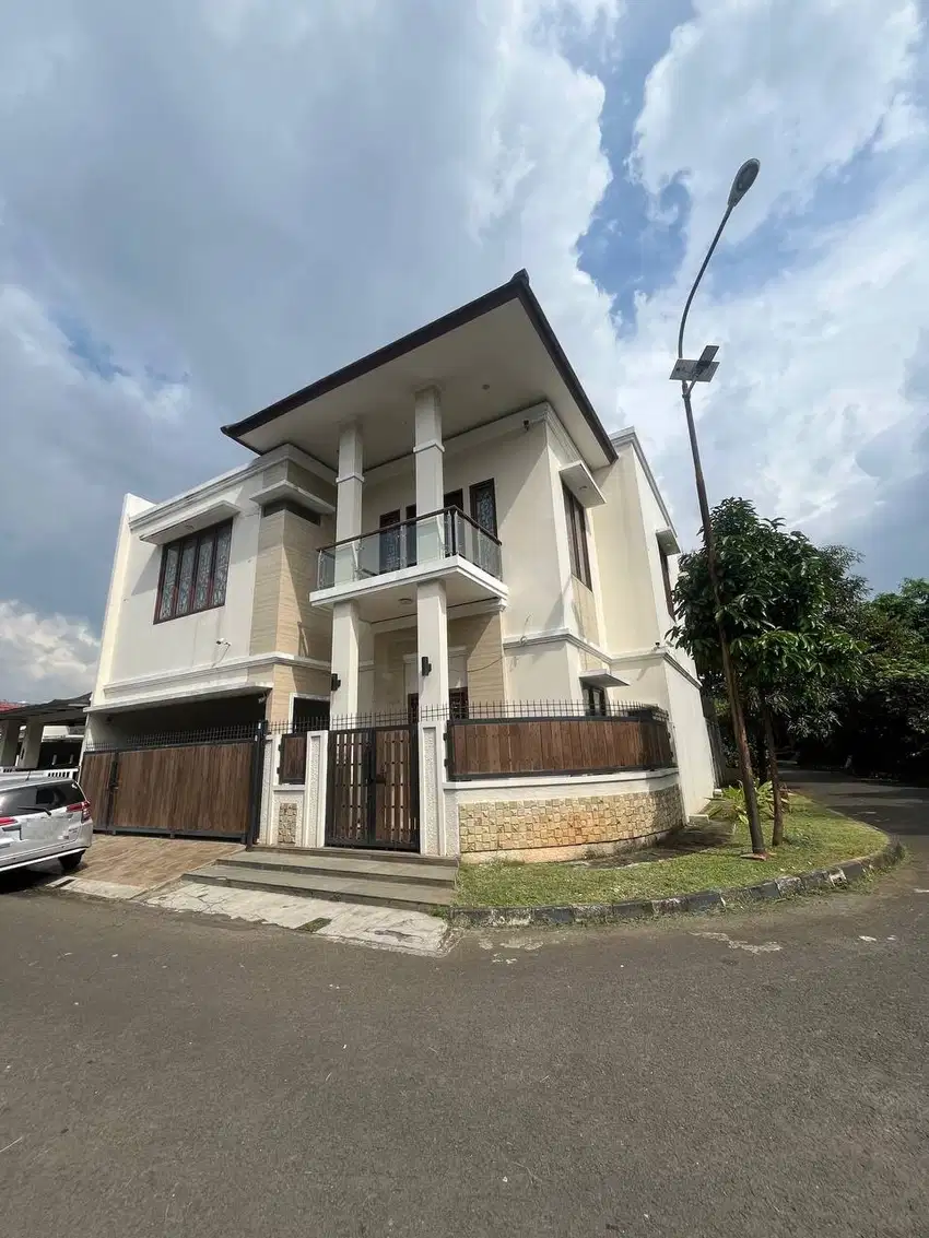 Dijual Rumah Mewah 3 Lantai Cluster Asia Banjar Wijaya Tangerang