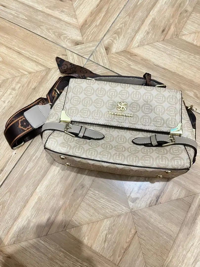 All In - 4 Tas Wanita - Kondisi Bagus - Boo Berries Brun Brun Paris
