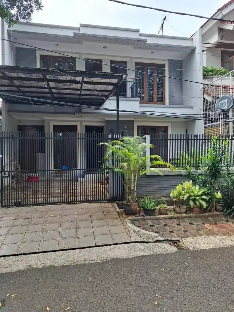 Di Jual Rumah  2 Lantai Lokasi Strategis di Pondok Pinang, JakSel
