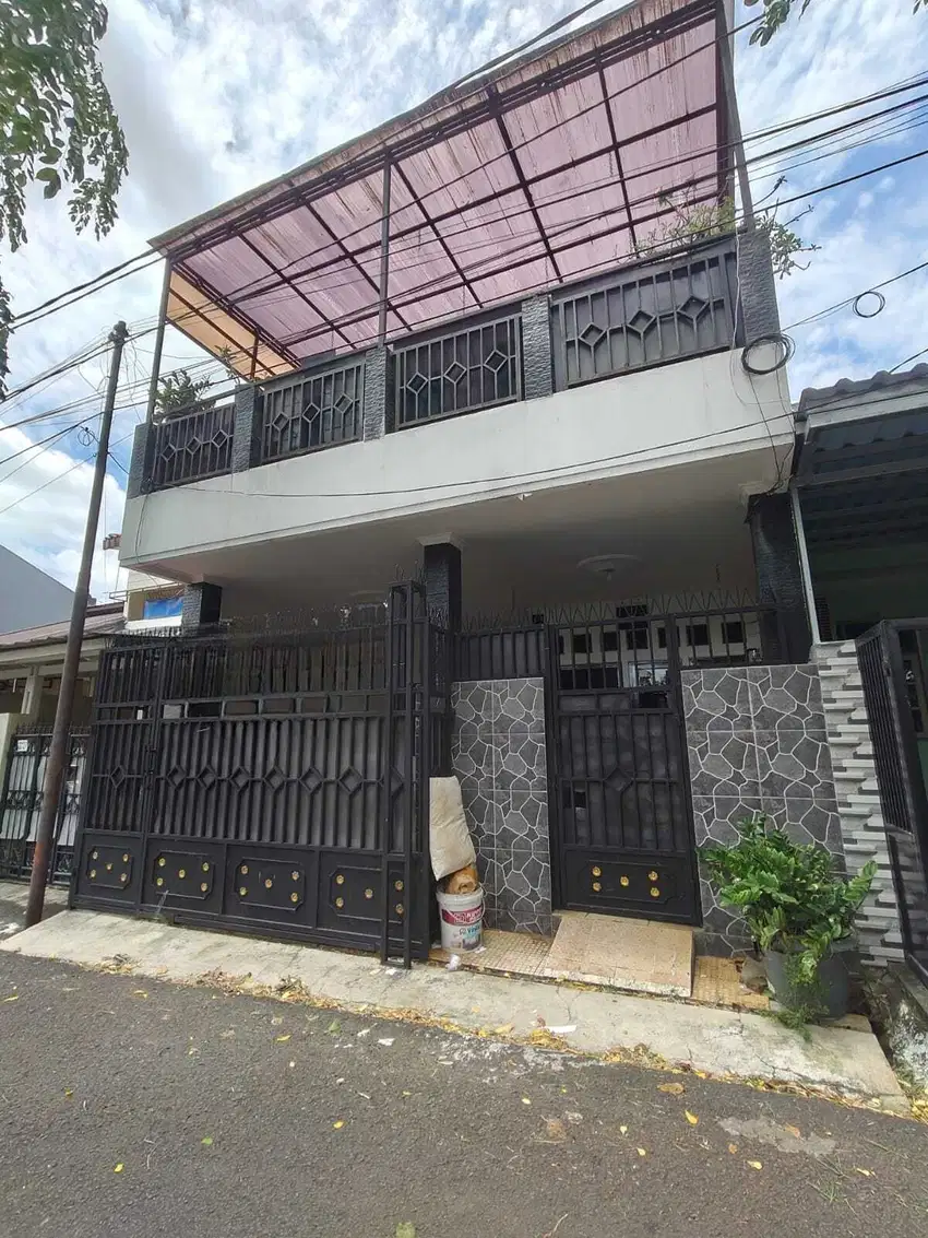 Rumah Second 2,5 Lantai Dalam Komplek Di Duren sawit Jakarta Timur