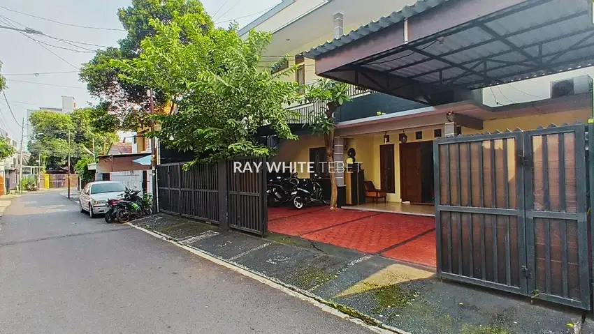 Rumah Siap Huni + Kost 6 Kamar di Tebet - SHM, Akses 2 Mobil