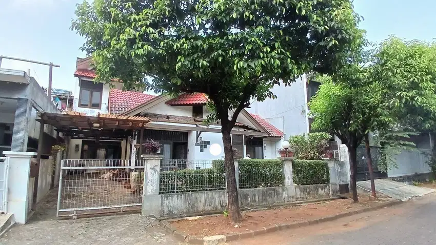 Dijual Rumah dalam komplek harga dibawah Pasaran. Kemang Pratama 1