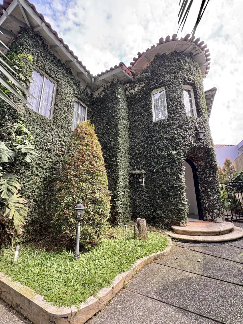 Dijual Rumah Klasik Di Lippo Karawaci Utara Tangerang