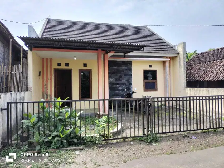 Rumah Cantik Siap Huni di Selatan Candi Prambanan Sleman RSH 004