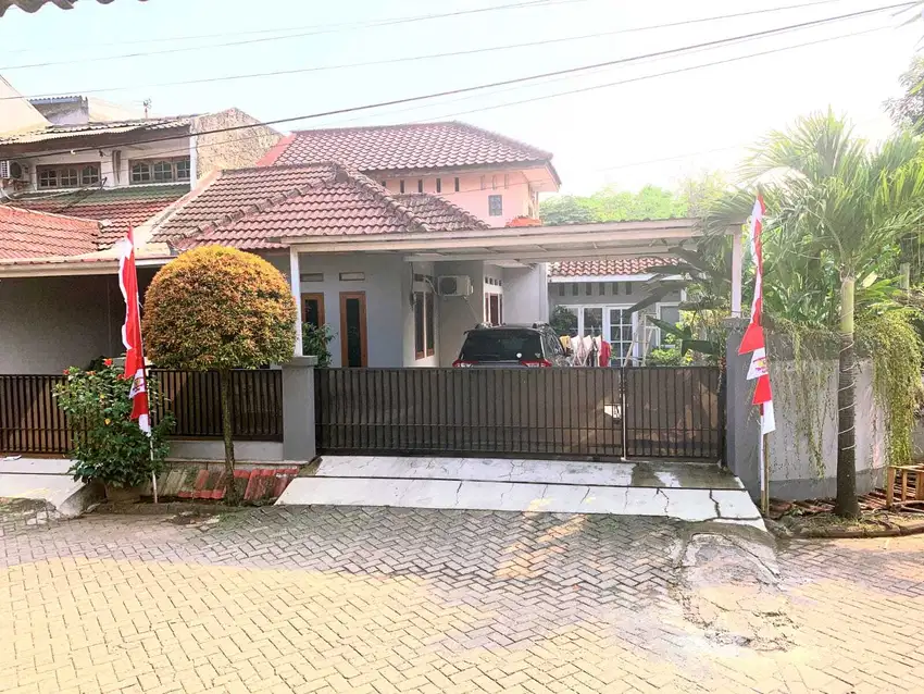 Dijual Rumah Luas 192m2, dengan 4 Kamar Tidur, di Mustika Jaya, Bekasi