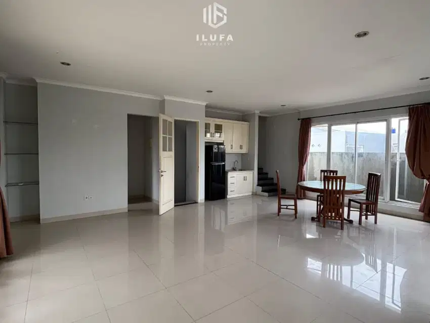 Dijual townhouse 3br harga murah area pejaten barat ada pool