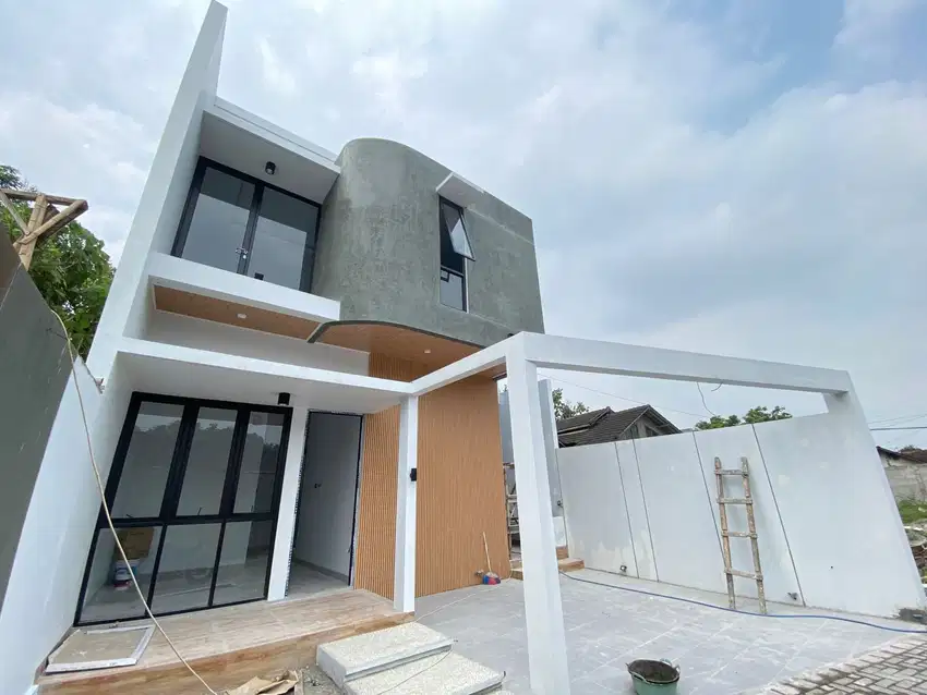 Rumah Exclusive 2 Lantai di Mlati Sleman Lokasi dekat Sleman City Hall