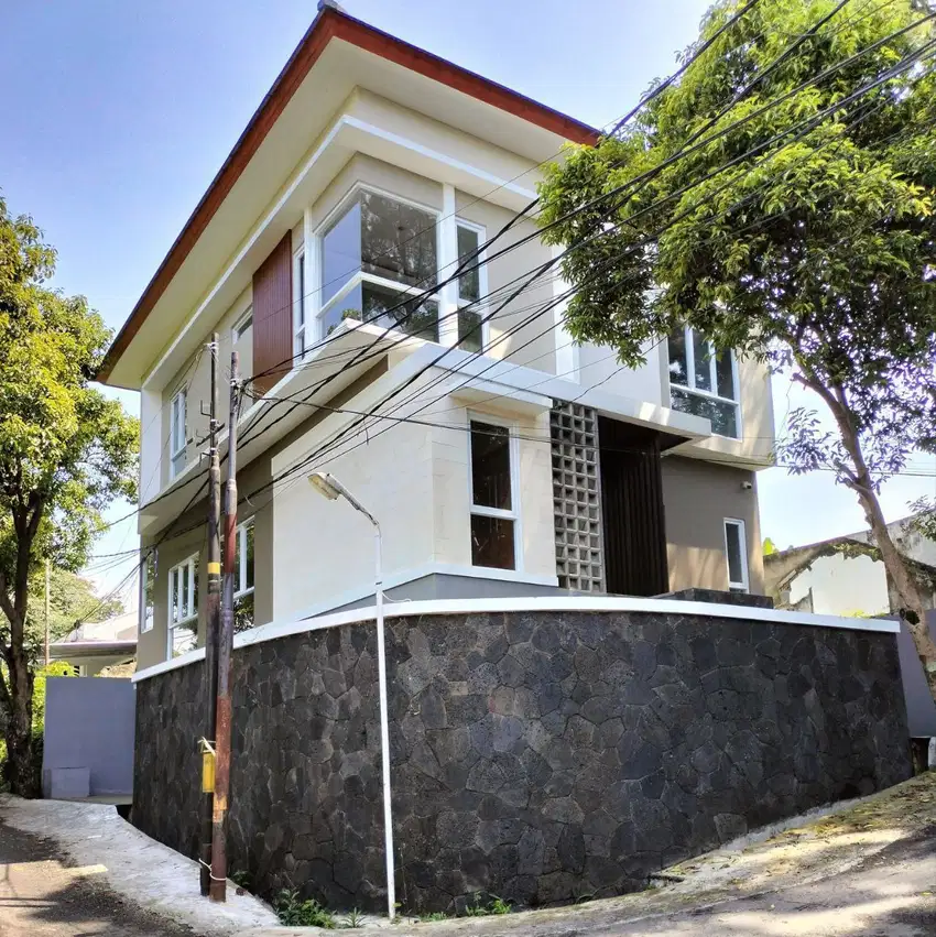 Rumah HOOK Baru di Cigadung DAGO dekat Tubagus Ismail 3,1 Milyar