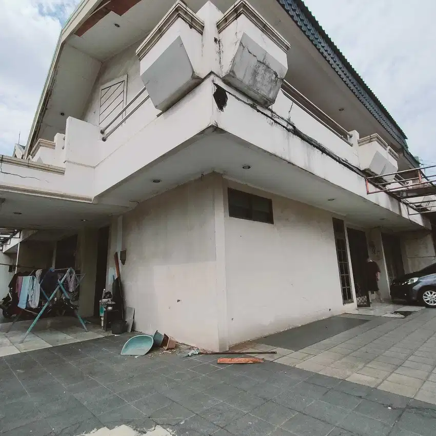Dijual Rumah Hadap Barat  di Taman Kota Daan Mogot Jakarta Barat