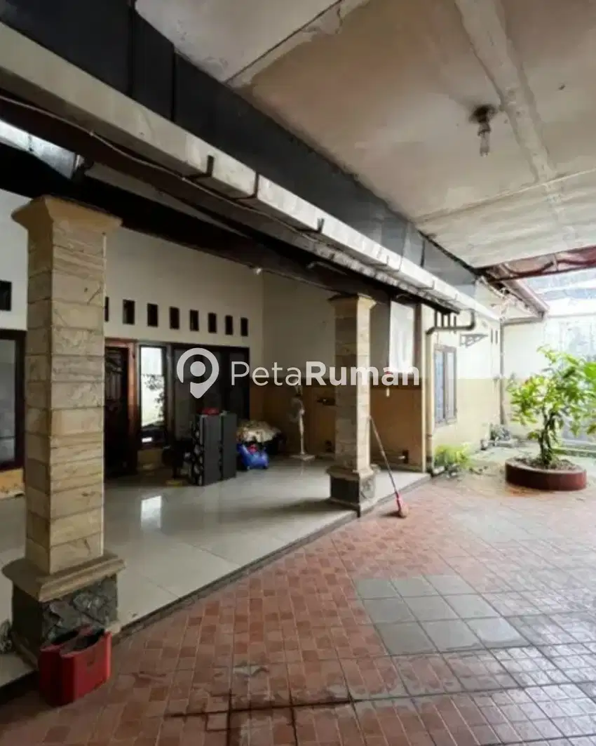 DIJUAL VILLA JL KARYAWAN - SUNGGAL