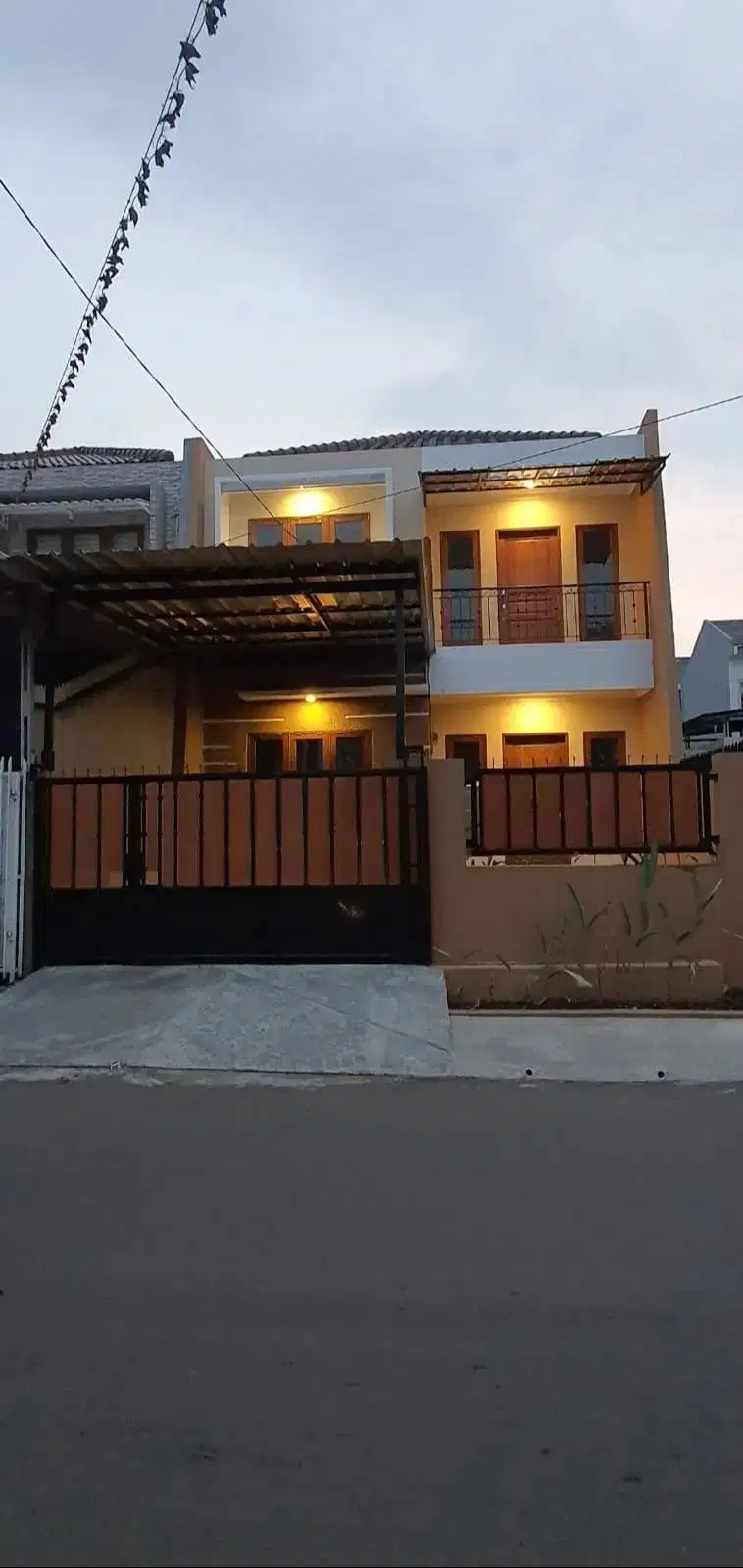Di Sewakan Rumah Nyaman 2 Lantai Strategis di Pondok Kelapa, Jaktim