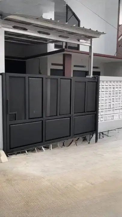 pagar plat esser warna hitam minimalis