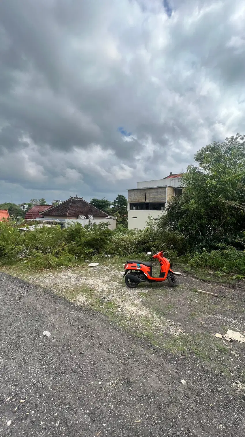 DIJUAL tanah komplek villa  jalan melangkaja