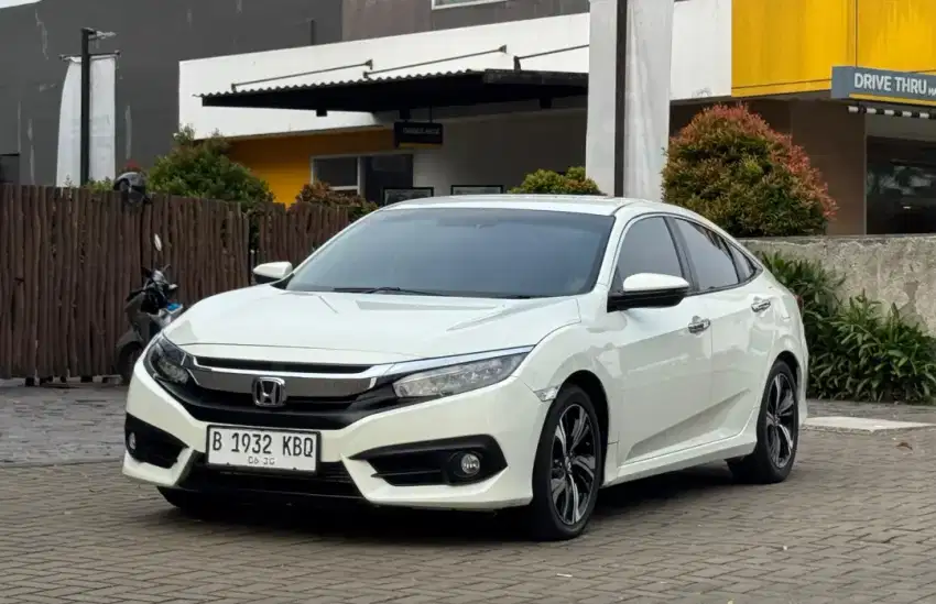 Honda Civic ES 1.5 Turbo AT Tahun 2017 Putih