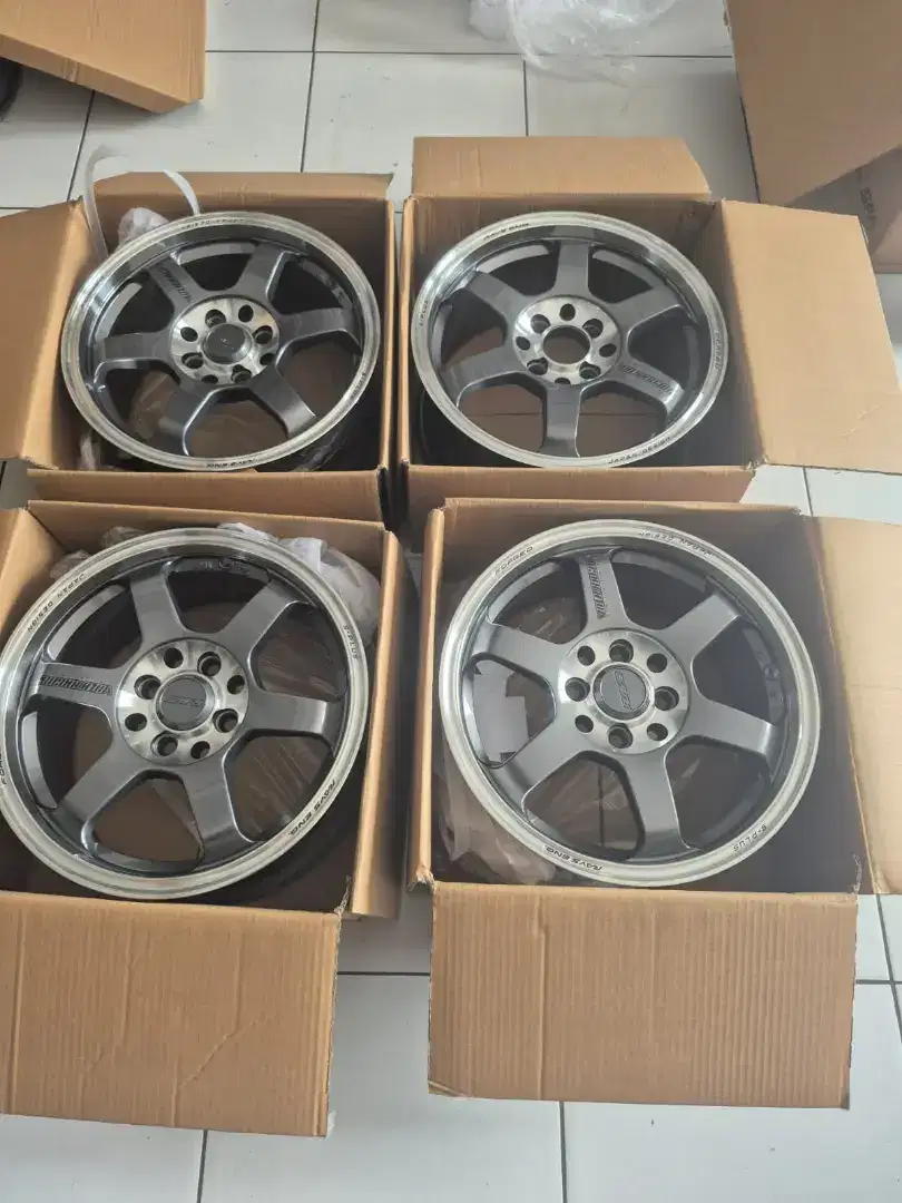 Velg Rep.Volk rays TE37 R15 pcd 4×114.3/100 lebar 7 et40..4pcs