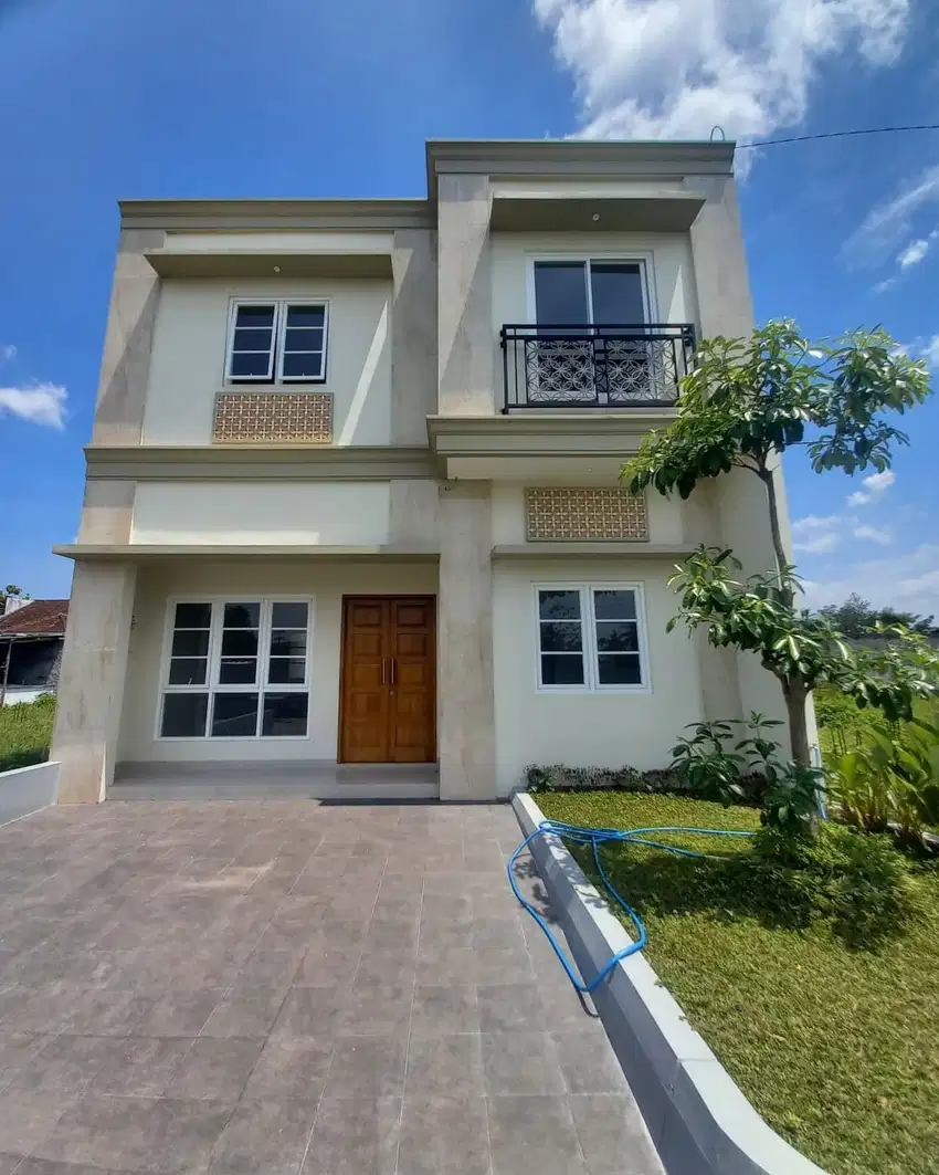 RUMAH MEWAH STRATEGIS DI JALAN PALAGAN KM 9, GITO GATI NGAGLIK SLEMAN