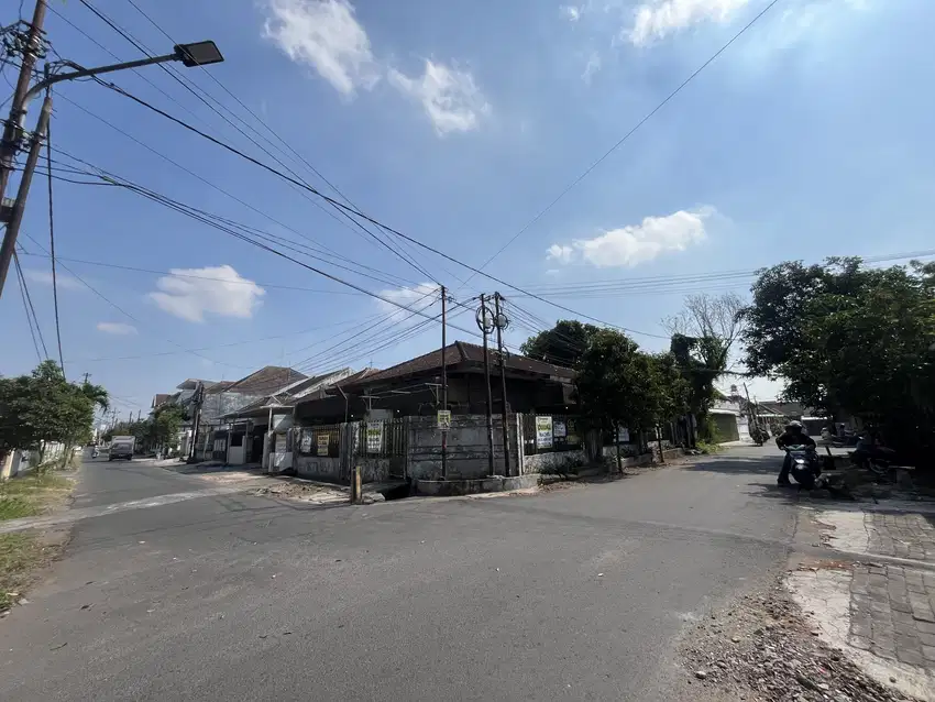 Rumah Hitung Tanah Hooq Di Jalan Bunga Flamboyan Suhat