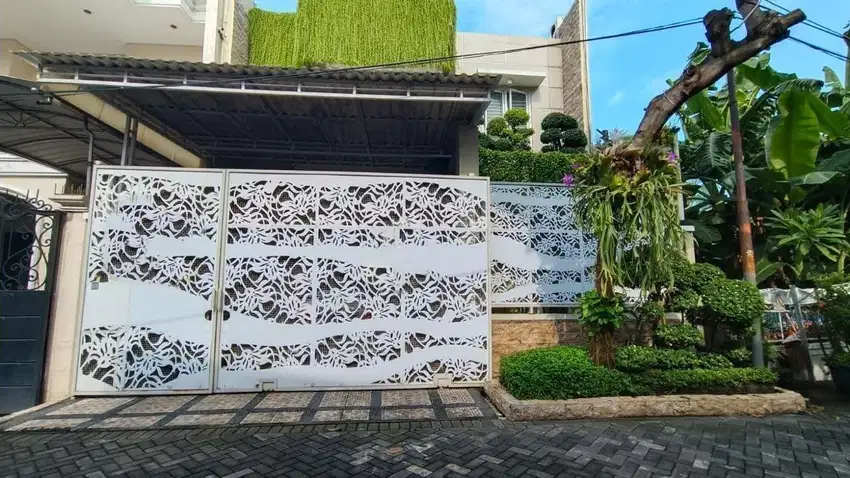 RUMAH 2,5 LANTAI MANYAR MINIMALIS SIAP HUNI FULL FURNISH