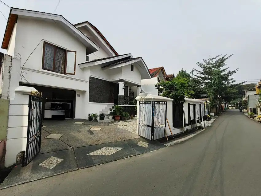 Rumah Terawat 100% Siap Huni Akses 2 Mobil