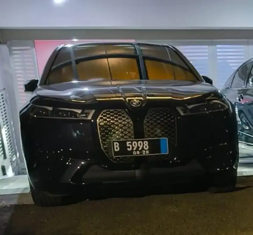 Bmw ix40 nik 2023 hitam