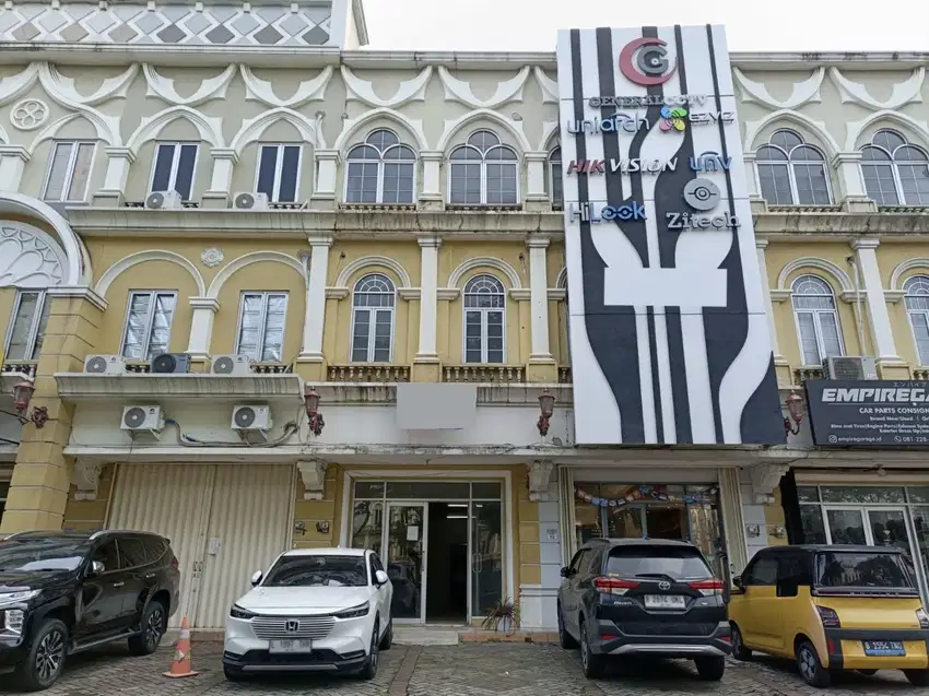 DI SEWA CEPAT RUKO HADAP JALAN RAYA RUKO MENDRISIO di Gading Serpong
