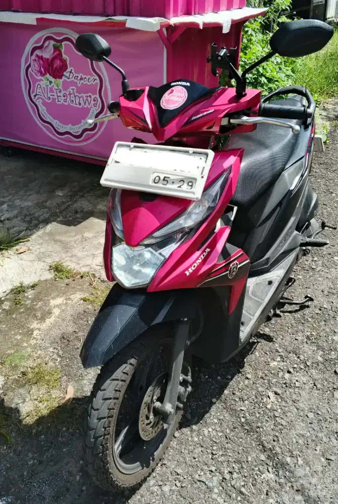Bismillahirrahmanirrahim Dijual Honda Beat ESP warna magenta hitam