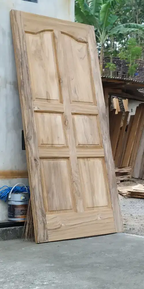 Pintu kayu Jati