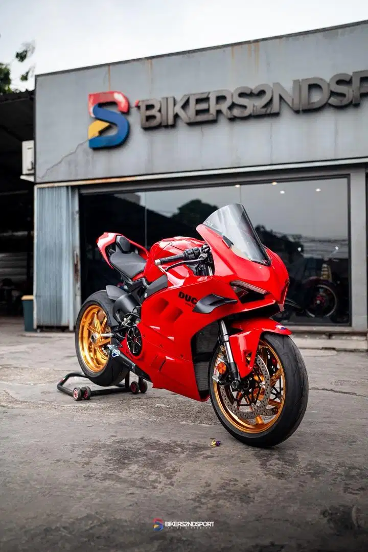 DUCATI PANIGALE V4 BASE RED 2023
