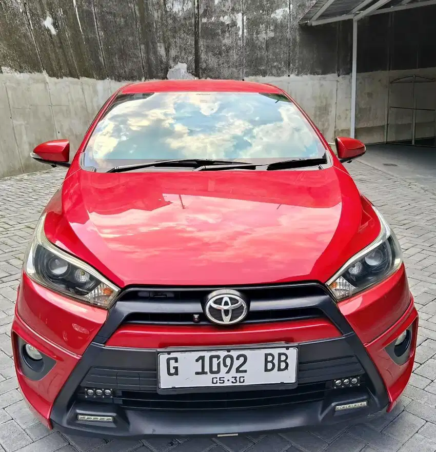 YARIS s TRD AT 2015 CASH TT DP MULAI 20 jtan