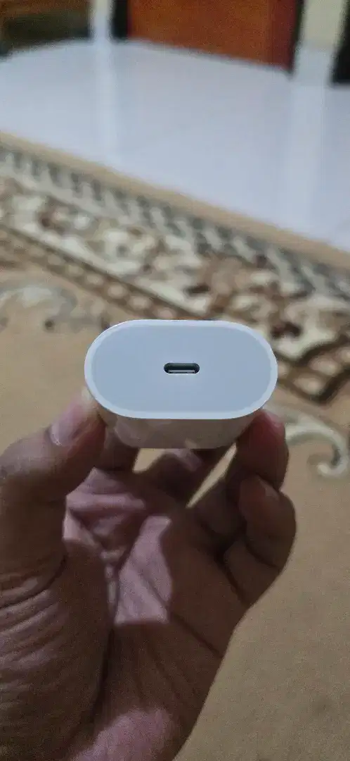20W USB-C Power Adapter