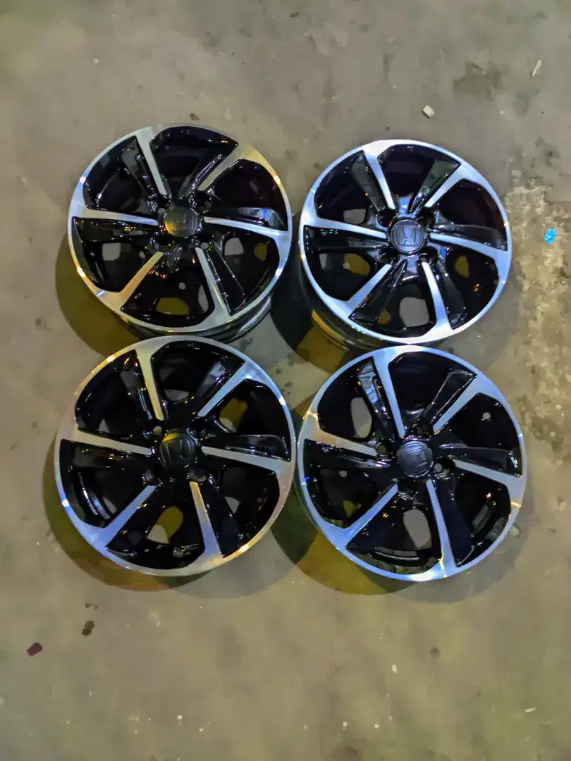 Velg oem brio satya r14 4x100 ban dunlop