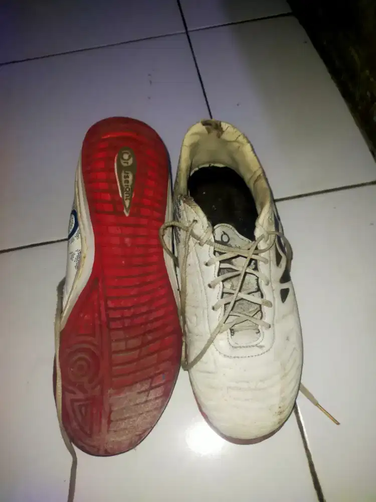 Sepatu futsal Ortus