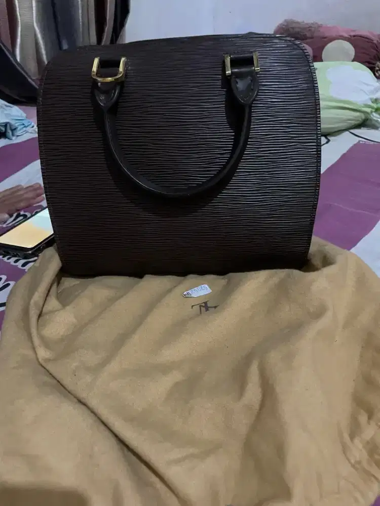 Tas LV mulus jarang di pakai