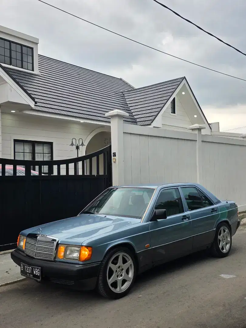 Rare item babybenz 190e 2.6 ex embassy