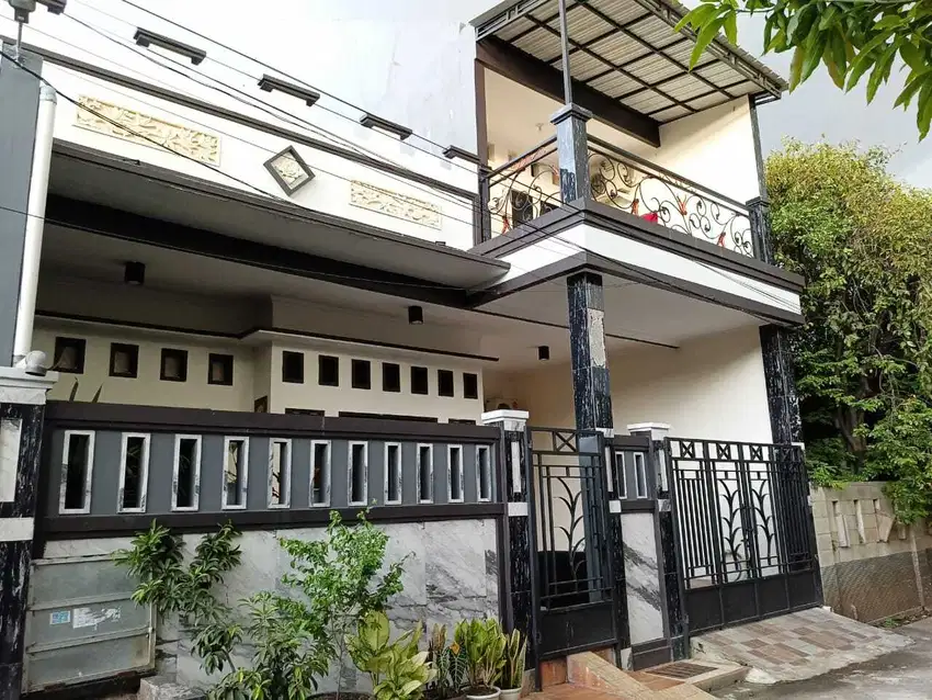 Rumah siap huni 2 lantai dalam kompleks bebas banjir. Taman Galaxy