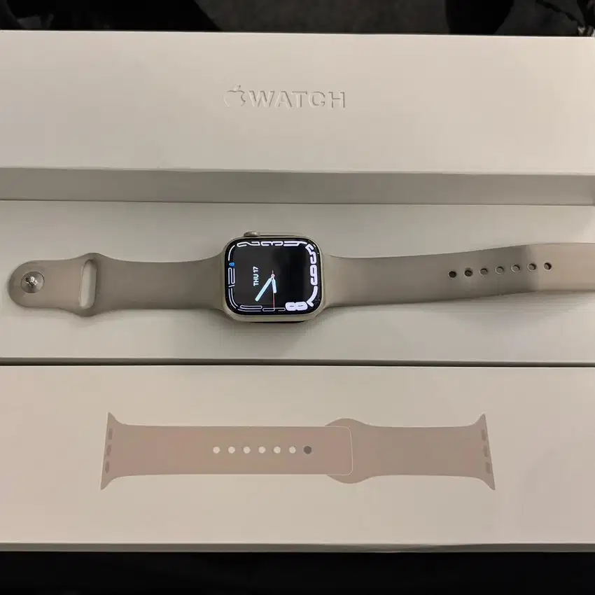 APPLE WATCH 8 45MM STARLIGHT