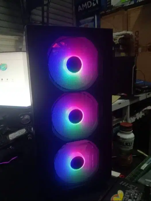 pc gaming amd ryzen 5 5600  RAM 16GB SSD 256GB HDD 500GB GTX 1060 6GB
