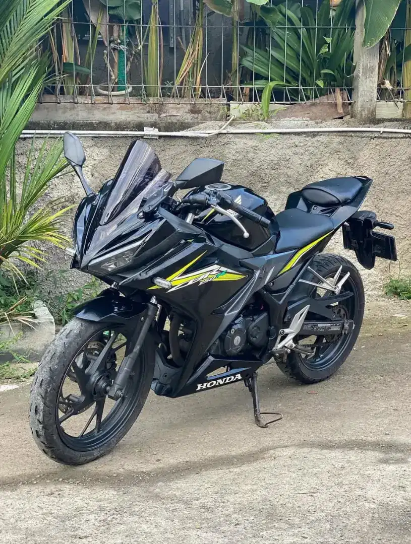 Honda CBR 150 2016