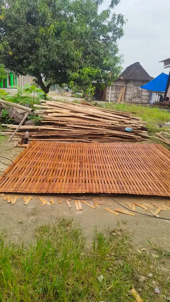 Tirai kayu jati gulung