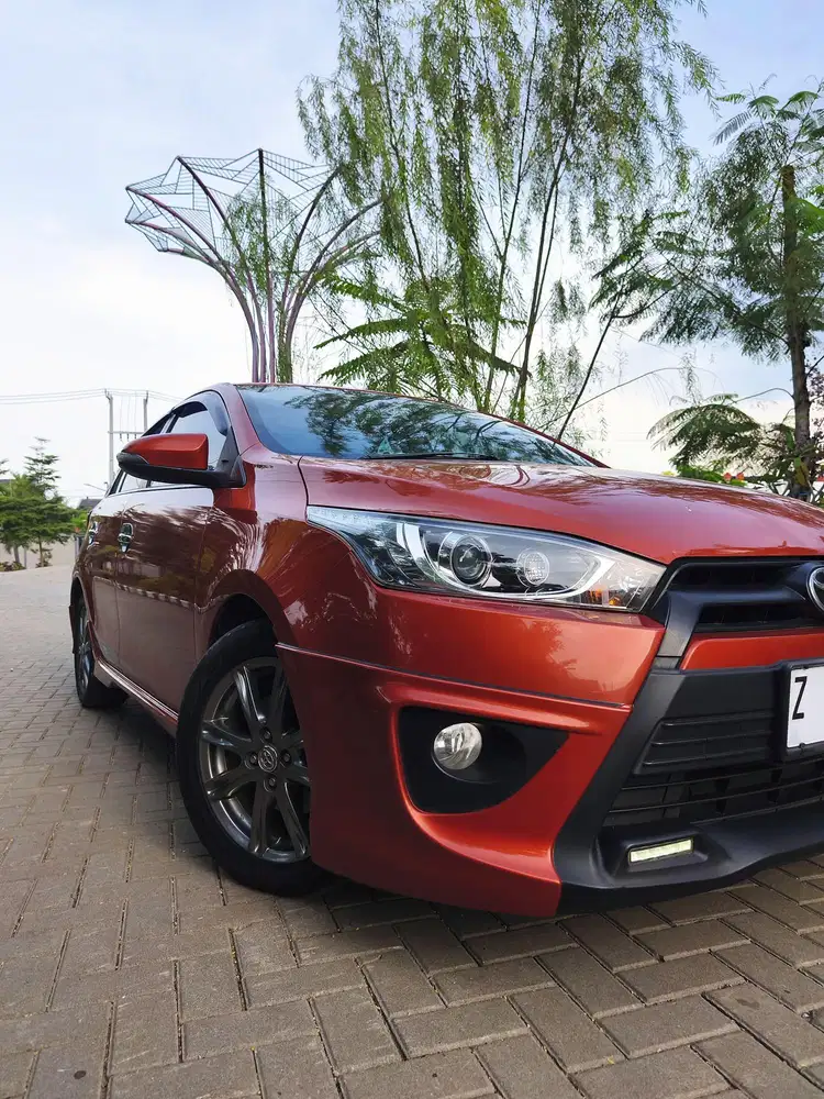 Toyota Yaris S Trd matic 2014 terawat mulus AT orange merah bata
