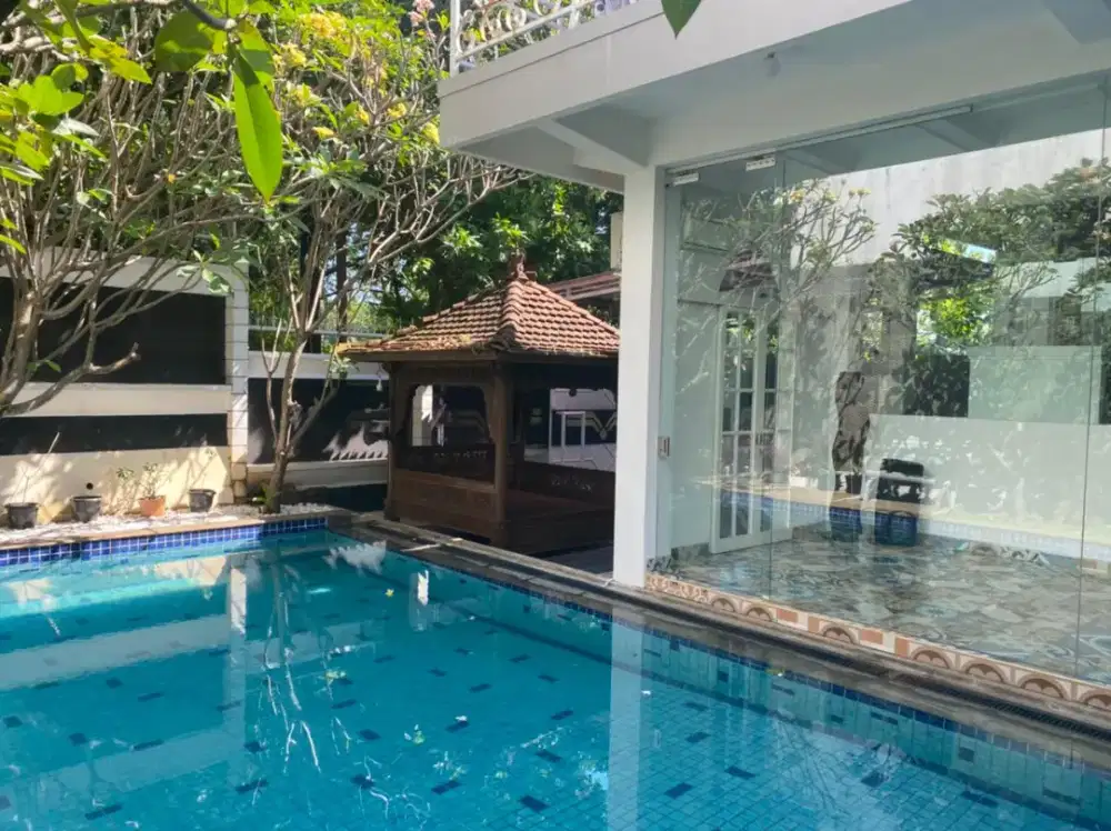 Murah dijual rumah mewah kolam renang pribadi bukitsari tembalang
