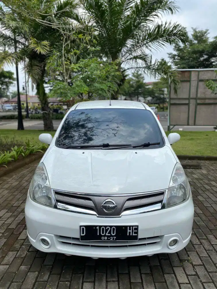 Nissan Livina XV 1.5 mt thn 2011