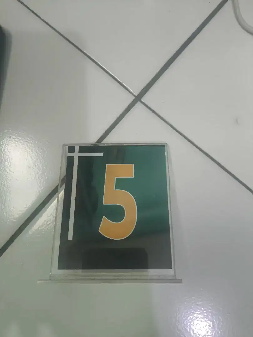 Nomer Table Akrilic